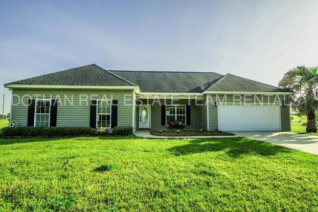 Primary Photo - Country Living!