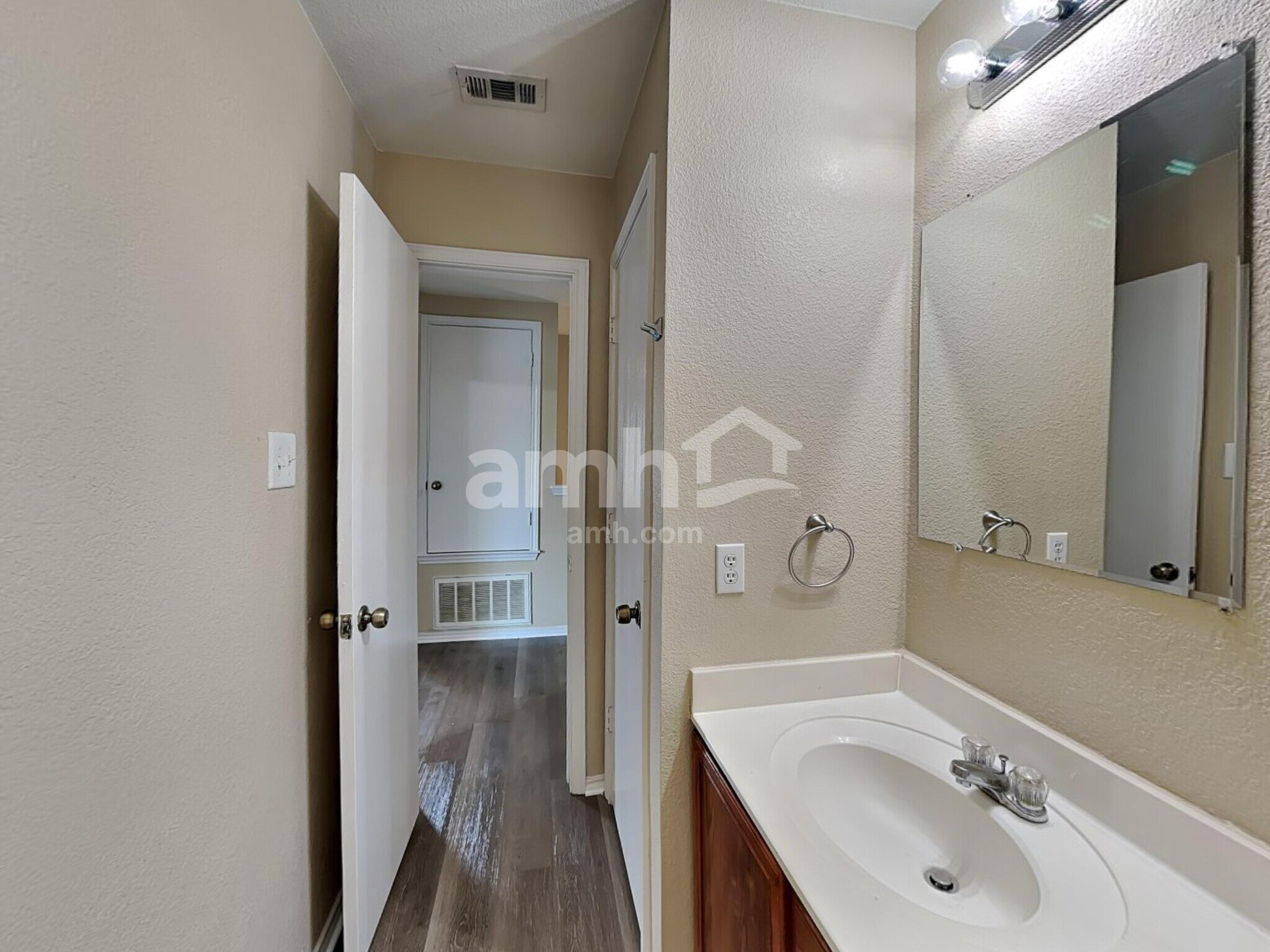 Building Photo - 13209 Thome Valley Dr