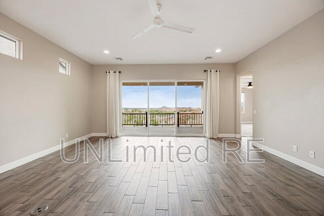 Building Photo - 1432 Varsity Dr