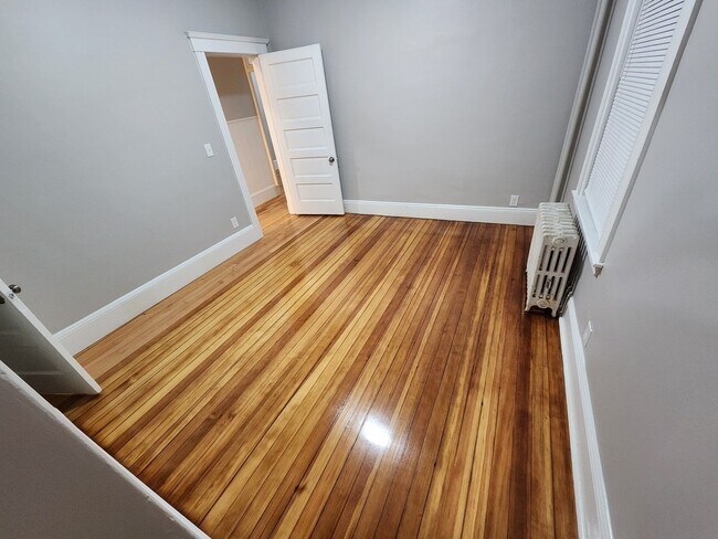 Building Photo - 38 Bellevue St