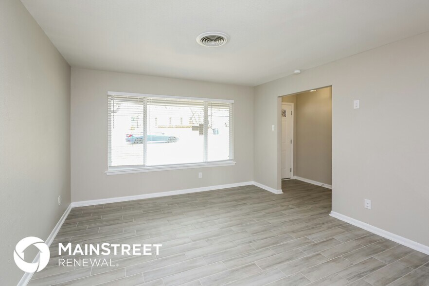 Building Photo - 3401 Westfield Ave