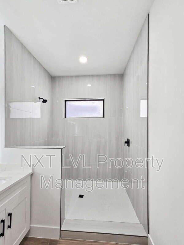 Building Photo - 4113 Kismet Pkwy W