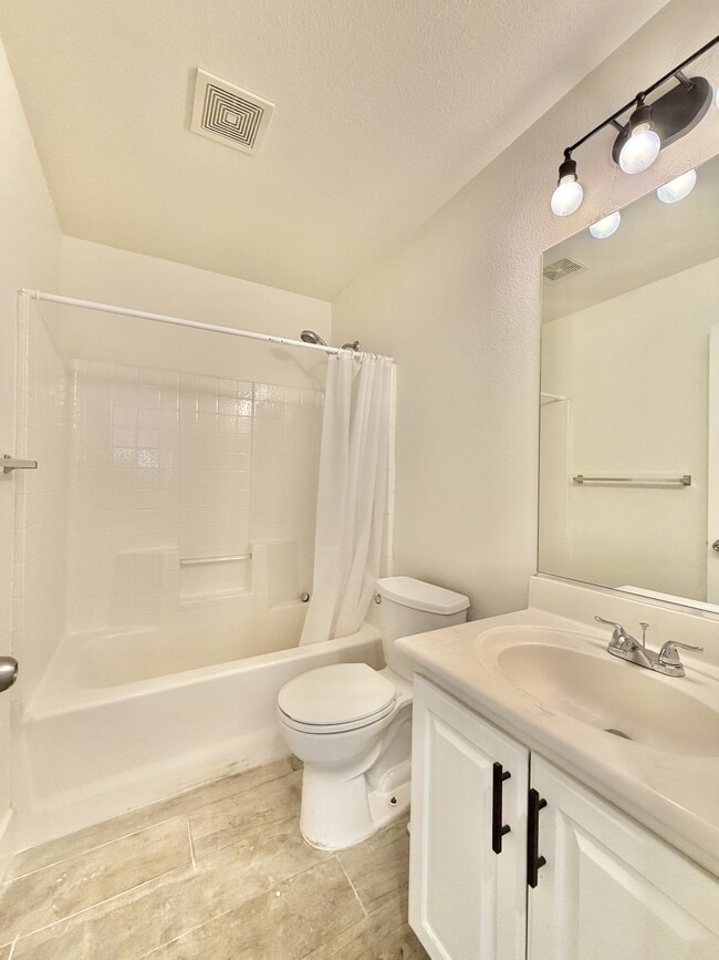 Building Photo - 5863 Rose Tiara Dr