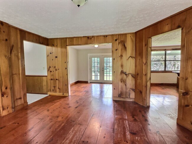 Building Photo - PINE LEVEL SCHOOL ZONE - 3 Bed 3 Bath Over 4,000 SQ FT on Acreage