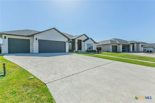 Building Photo - 6413 Waggoner Ct