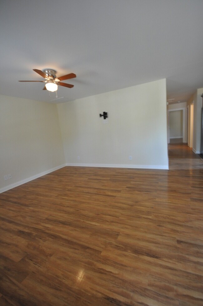 Building Photo - 501 Addison Ave