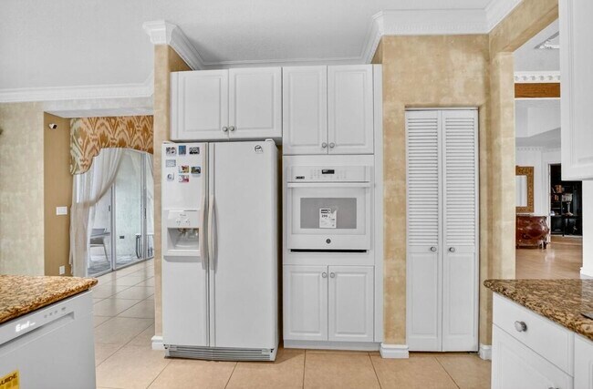 Building Photo - 7879 Monarch Ct