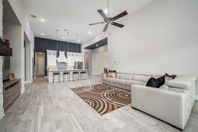 Building Photo - 2511 Marble Hill Dr