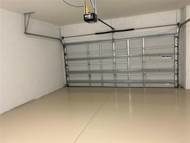 Building Photo - 15513 White Linen Dr