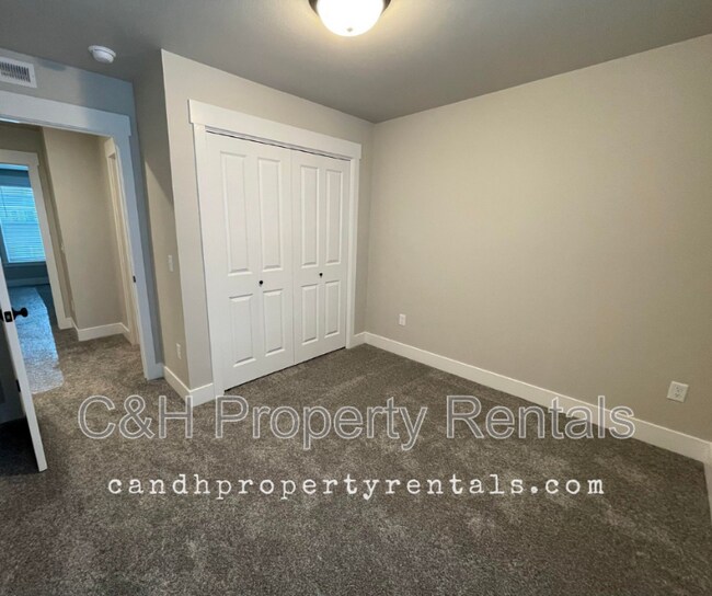 Building Photo - 6077 Northstead Ave