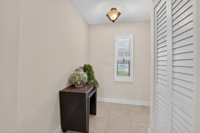 Building Photo - 21211 Lago Cir