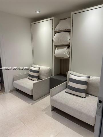 Building Photo - 17121 Collins Ave