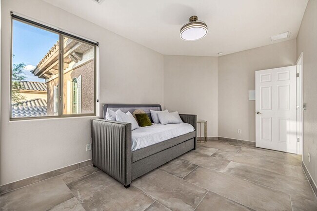 Building Photo - 5211 N 193rd Ave