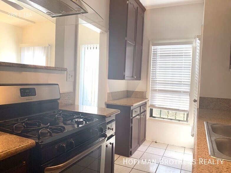 Building Photo - 4526 Edgewood Pl