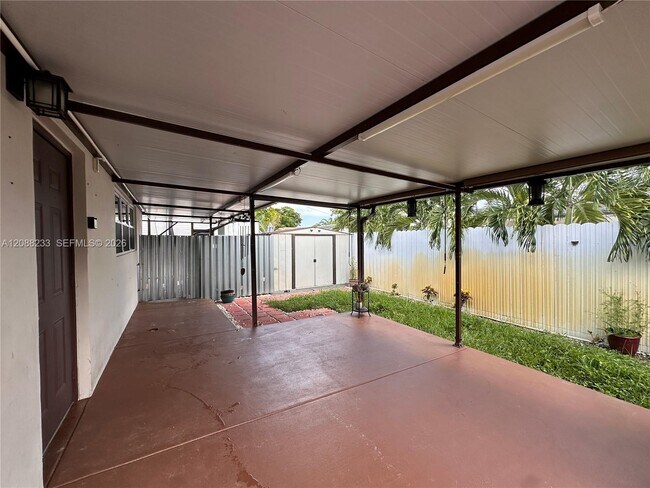 Building Photo - 7050 SW 5th Ct