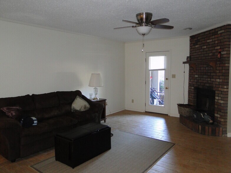 living room - 4615 Calle Arenoso
