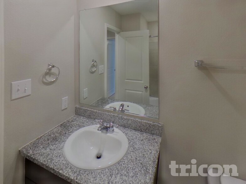 Building Photo - 1732 Clairborne Ct