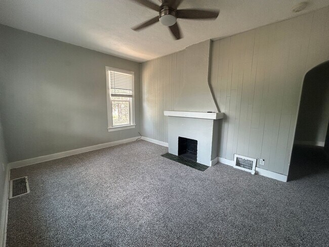 Building Photo - 3752 S Delaware St