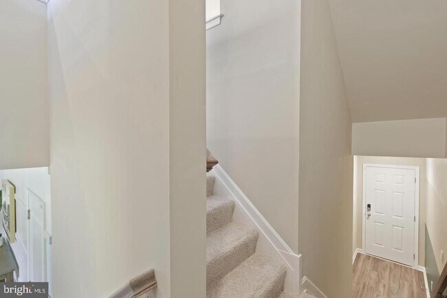 Building Photo - 1995 Fauna Dr