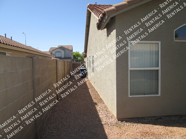 Building Photo - 1332 W Kesler Ln