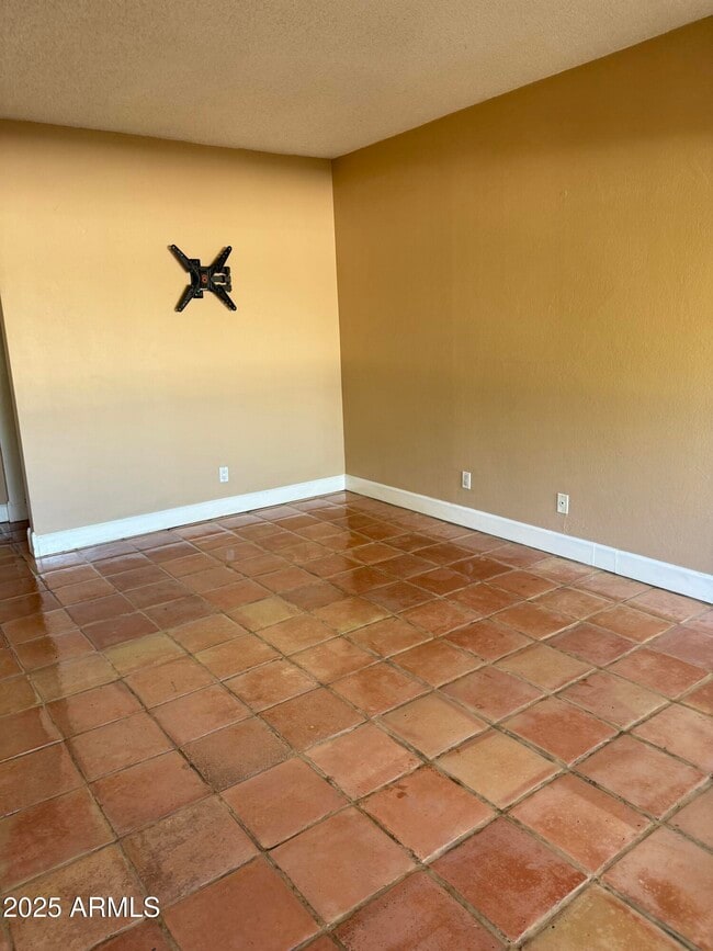 Building Photo - 349 E Thomas Rd