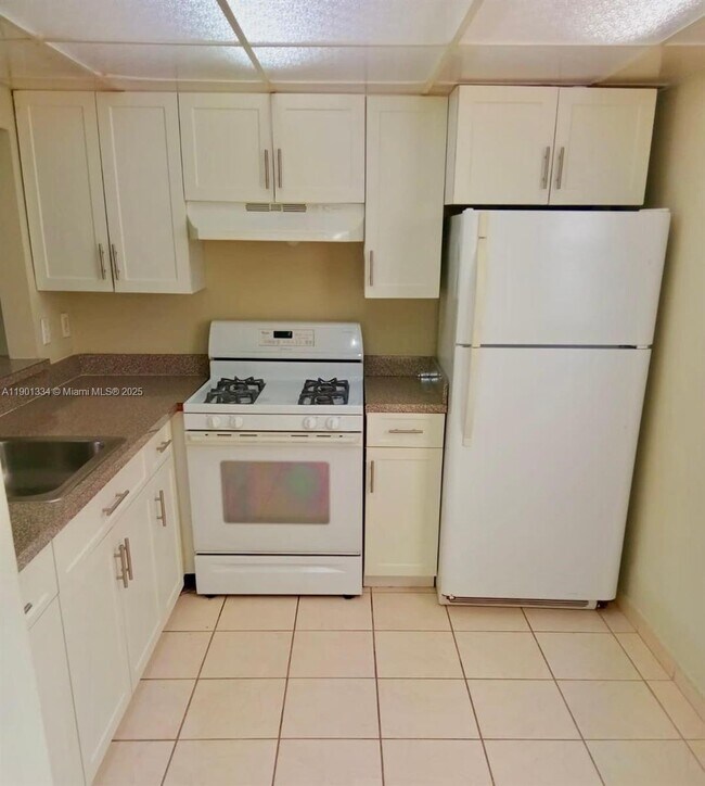 Primary Photo - 18051 NW 68th Ave