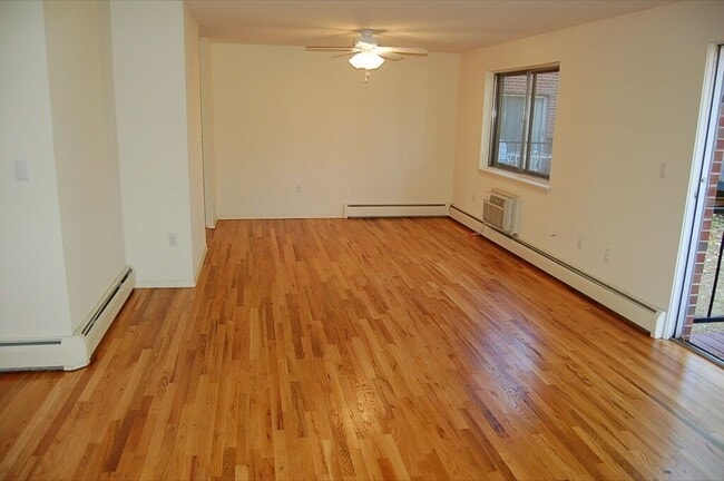 Interior Photo - Lakeview Apartments