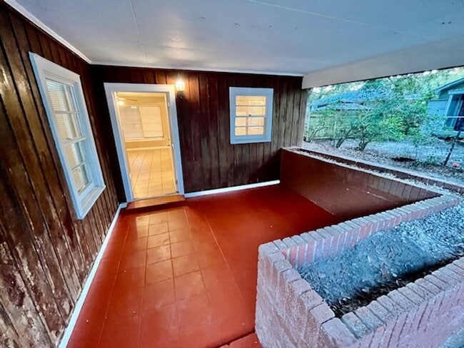 Building Photo - Lovely Home in Biloxi