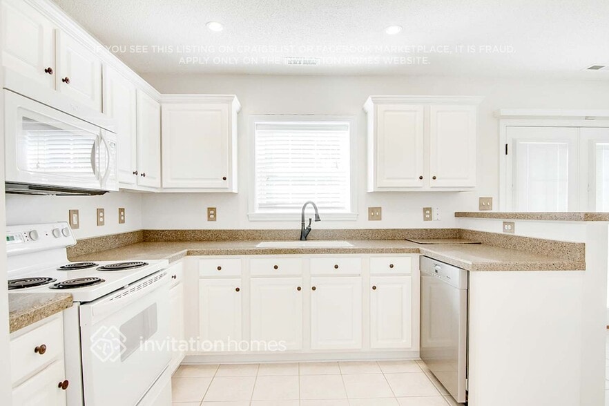 Building Photo - 318 Winward Pointe Dr