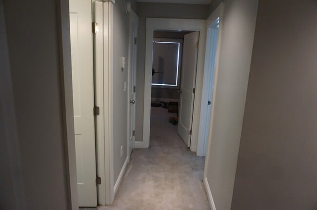 Building Photo - 18 Lilac Ln