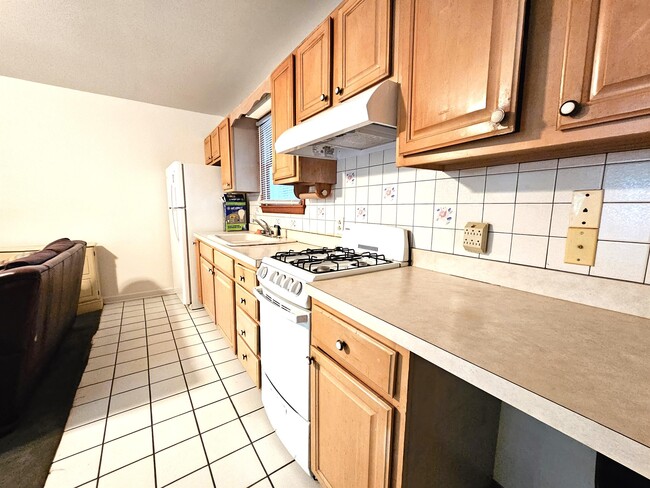 Building Photo - 7535 Carmen Ct