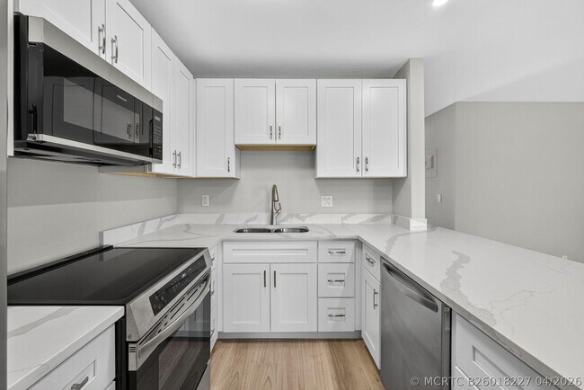 Building Photo - 42 Easthampton B