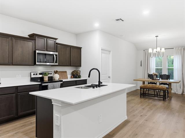 Building Photo - 11120 E Chase Ln