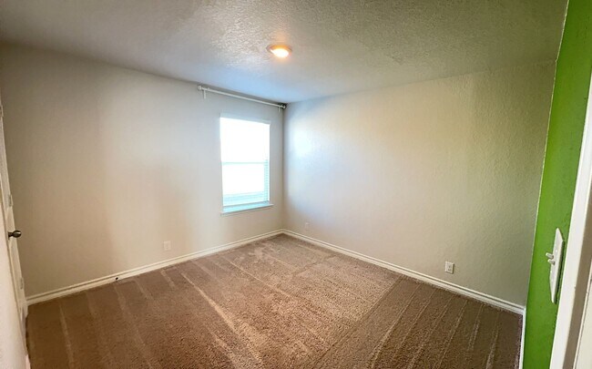 Building Photo - 935 Winged Scoter