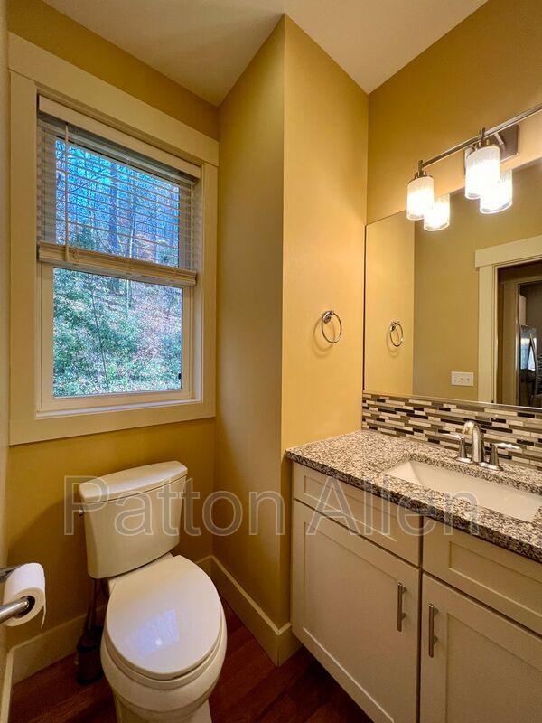 Building Photo - 12 Beaverdam Knoll Rd