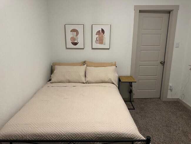 Building Photo - 12810 Heddington Grv Ln