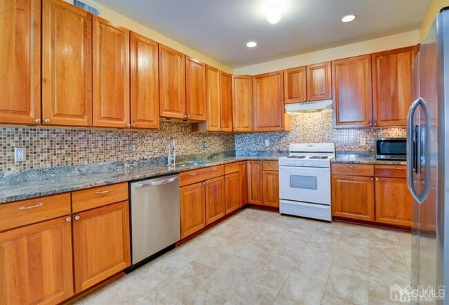 Building Photo - 334 Moonlight Dr