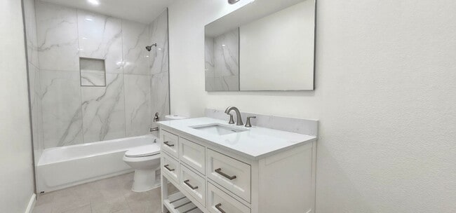 Building Photo - 809 Capehart Ct