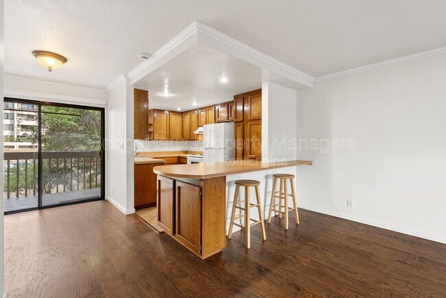 Building Photo - 5750 Friars Rd