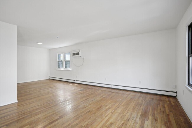 Building Photo - 342 Ogden Ave.