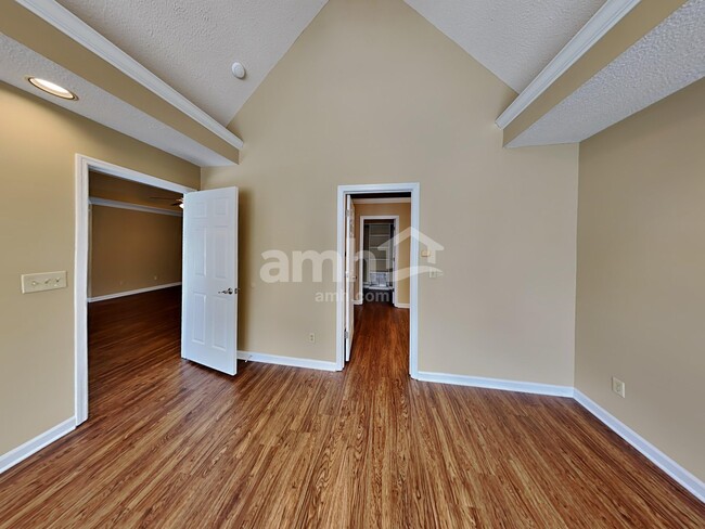 Building Photo - 113 Cedar Forest Dr