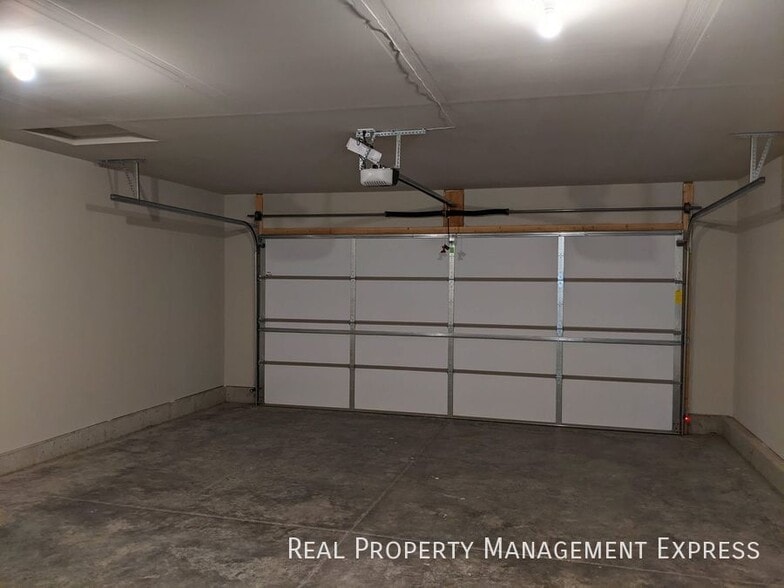 Building Photo - 9617 W Broek Dr