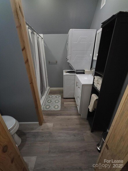 Building Photo - 820 Clearview Rd