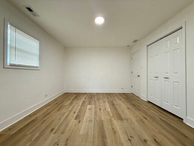 Building Photo - 14916 Langley Ave