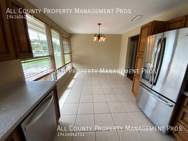 Building Photo - 811 33rd St Ct W