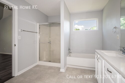 Building Photo - 1819 W Elm Terrace