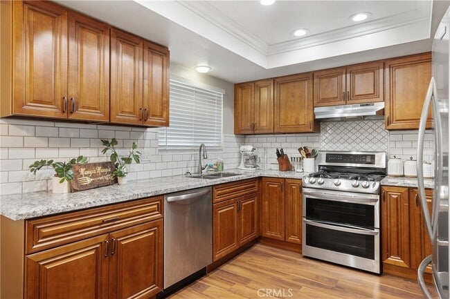 Building Photo - 215 E Navilla Pl