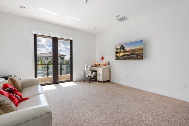 Building Photo - 8131 Laurel Falls Dr