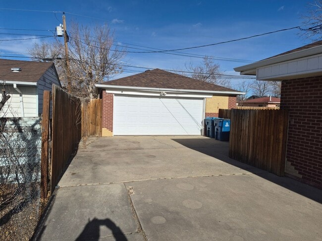 Building Photo - Great Home in Commerce City