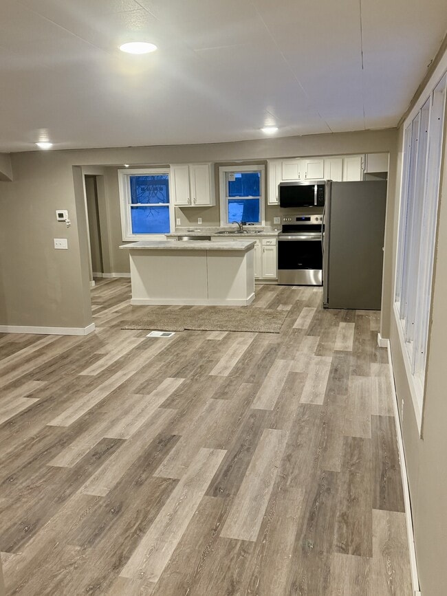 Building Photo - 401 W Douglas Ave